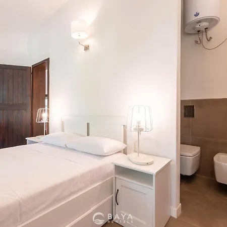 Micaela With Private Pool, 2 Patios & Lush Garden Pula