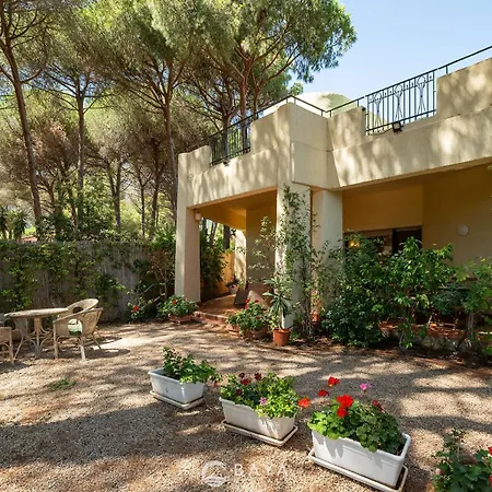 Micaela With Private Pool, 2 Patios & Lush Garden Vila *