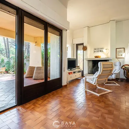 Micaela With Private Pool, 2 Patios & Lush Garden Vila Pula