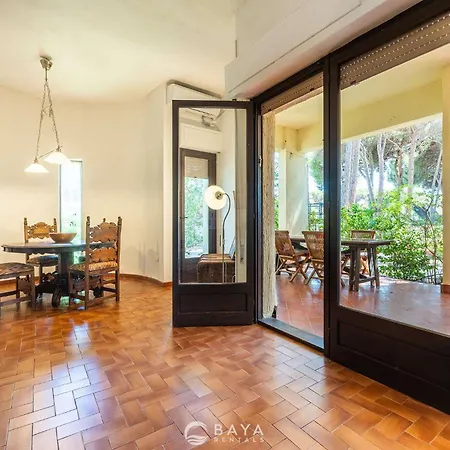 Micaela With Private Pool, 2 Patios & Lush Garden Vila